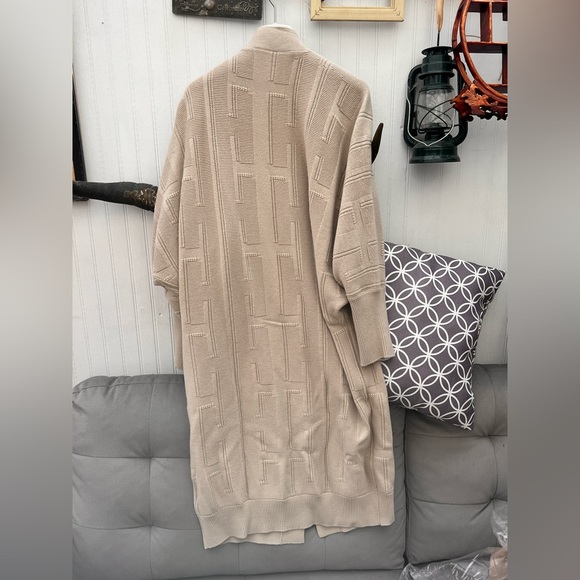 Authentic Hermes Long Cardigan 100% virgin wool - Picture 2 of 6